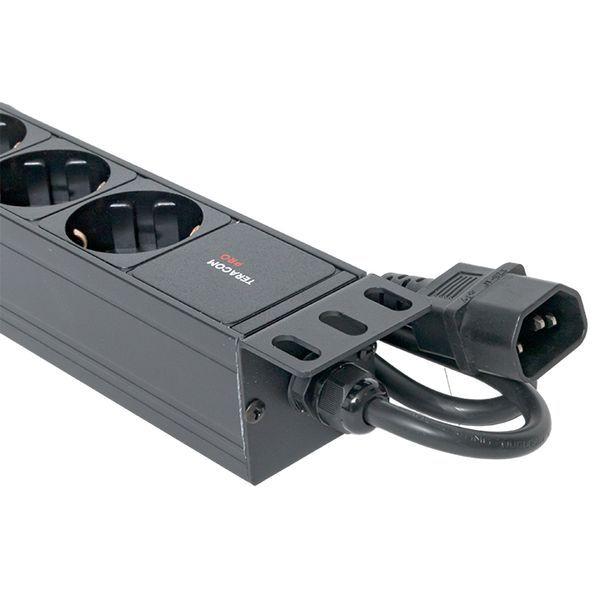 Блок PDU TERACOM PRO 19дюйм 1U 10А/250В 9 роз. Schuko шнур 2м 3х1.5кв.мм вилка C14 корпус алюм. черн. EKF TRP-HPD-10A-9SH-2MC14