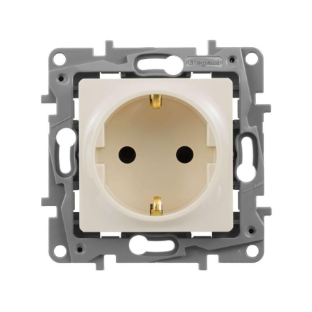 Розетка 1-м СП Etika 16А IP31 250В 2P+E с заземл. защ. шторки немецк. стандарт винтов. клеммы механизм сл. кость IEK 672322