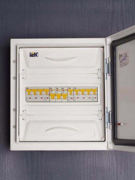 Выключатель автоматический модульный 1п C 63А 6кА ВА47-60M KARAT IEK MVA31-1-063-C