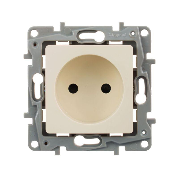 Розетка 1-м СП Etika 16А IP31 250В 2P без заземл. защ. шторки немецк. стандарт винтов. клеммы механизм сл. кость IEK 672334