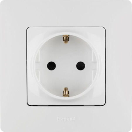 Розетка 1-м СП Etika 16А IP31 250В 2P+E с заземл. защ. шторки немецк. стандарт винтов. клеммы механизм бел. IEK 672222