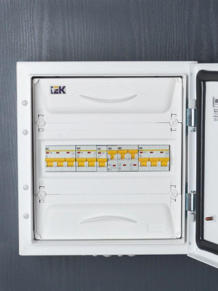 Выключатель автоматический модульный 1п C 40А 6кА ВА47-60M KARAT IEK MVA31-1-040-C