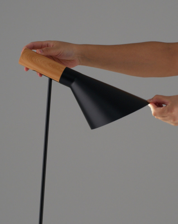 Настольная лампа Moderli V11333-1T