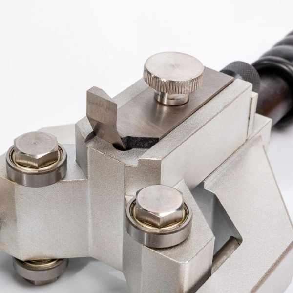 Инструмент для разделки каб. из сшитого полиэтилена КСП-65 КВТ 63024