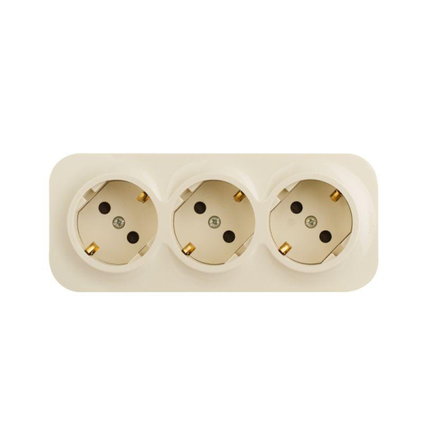 Розетка 3-м ОП Quteo 16А IP20 250В 3х2P+E с заземл. защ. шторки сл. кость Leg 782248