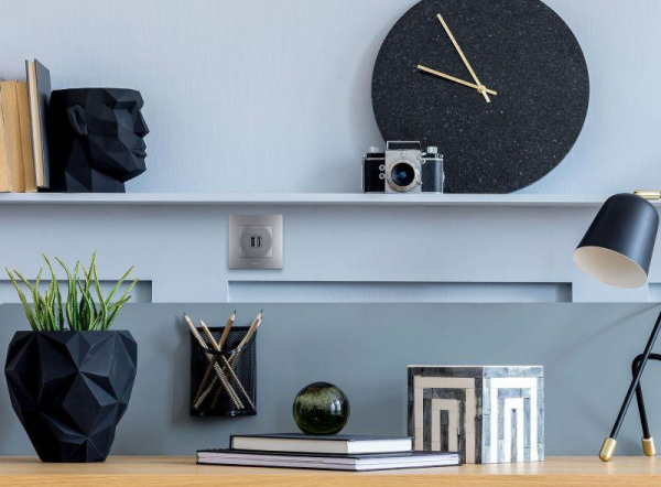 Устройство зарядное Etika с 2-мя USB разъемами A и C 240В/5В 3000мА алюм. IEK 672436