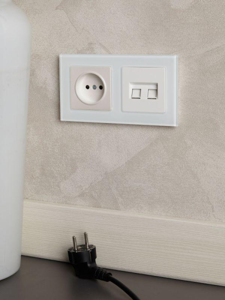 Рамка 2-м BRITE РУ-2-2-Бр стекло бел. матов. IEK BR-M22-G-31-K01