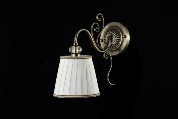 Бра Maytoni ARM420-01-R