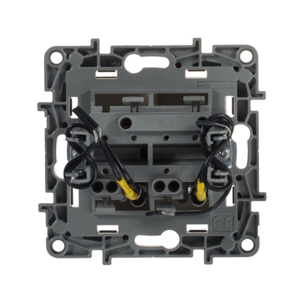 Выключатель 2-кл. СП Etika 10А IP20 250В 10AX с подсветкой/индикацией безвинтов. зажимы механизм сл. кость IEK 672304