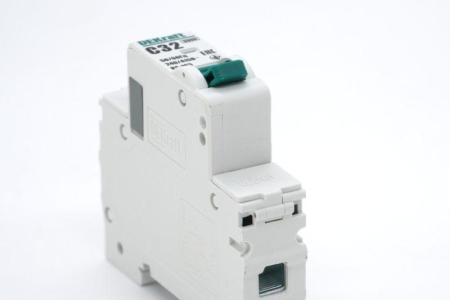 Заглушка клеммная пломбируемая для ВА-103 (уп.2шт) DEKraft 18115DEK