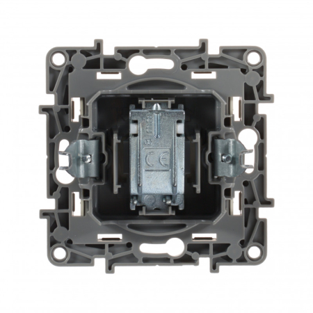 Розетка Legrand 672351