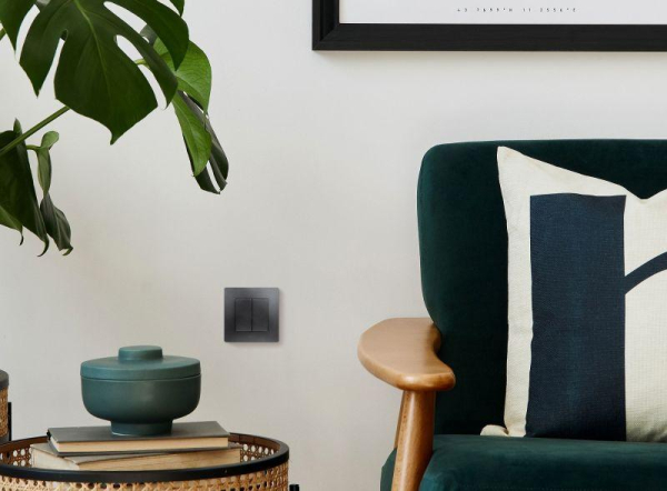 Выключатель 2-кл. СП Etika 10А IP20 250В 10AX авт. зажимы механизм антрацит IEK 672602