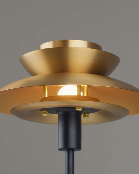 Настольная лампа Moderli V11298-1T