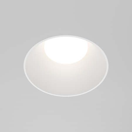 Влагозащищенный светильник Maytoni Technical DL126-GU10-TRS-W