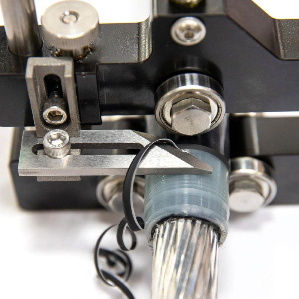 Инструмент для разделки кабеля из сшитого полиэтилена КСП-70 (комплект) КВТ 70351