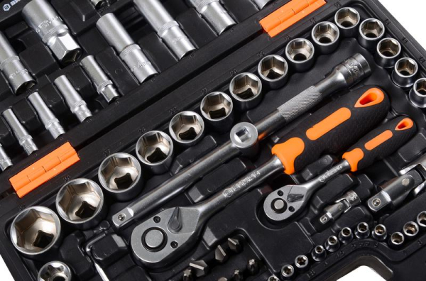 Набор инструментов 1/2дюйм 1/4дюйм CrV в кейсе 108 предмета Вихрь 73/6/7/8