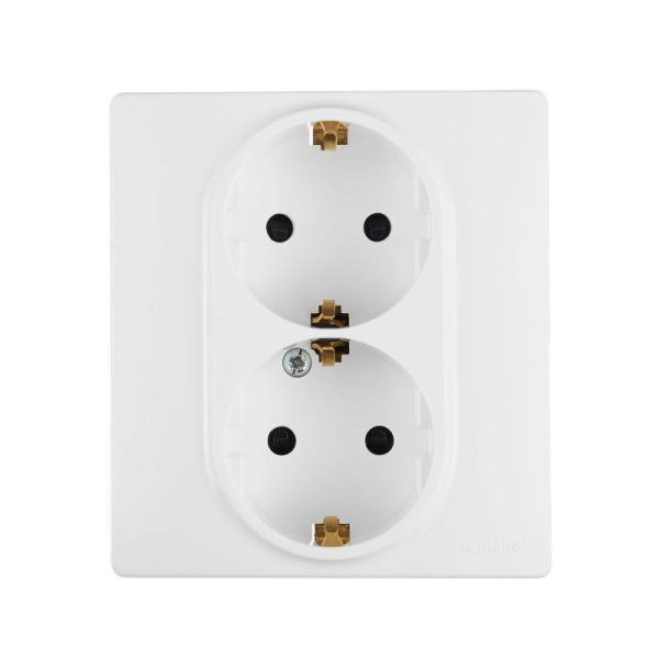 Розетка Inspiria 16А 250В 2х2P+E защ. шторки безвинт. зажимы бел. IEK 673755