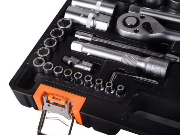 Набор инструментов АВТО 1/2дюйм 1/4дюйм CrV в кейсе 94 предмета Вихрь 73/6/7/7