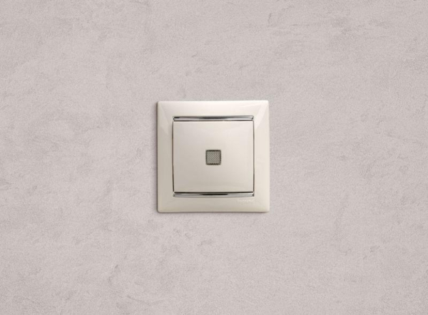 Выключатель 1-кл. СП Valena 10А IP31 250В с зел. индикацией механизм бел. IEK 774410