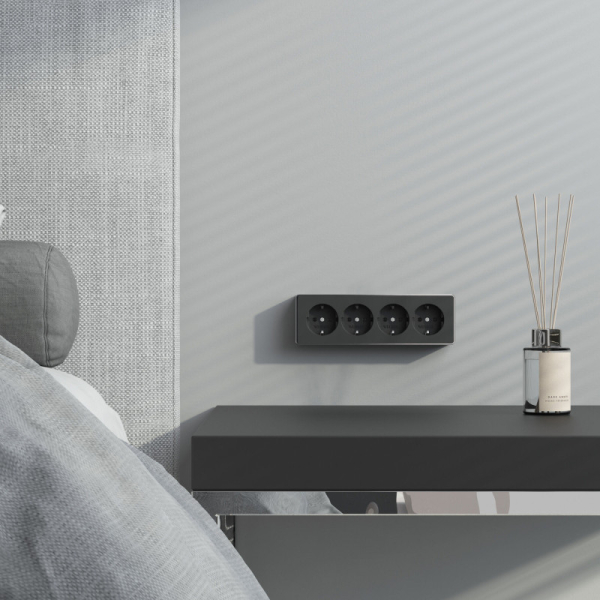 Розетка Werkel W5072258 черный/хром