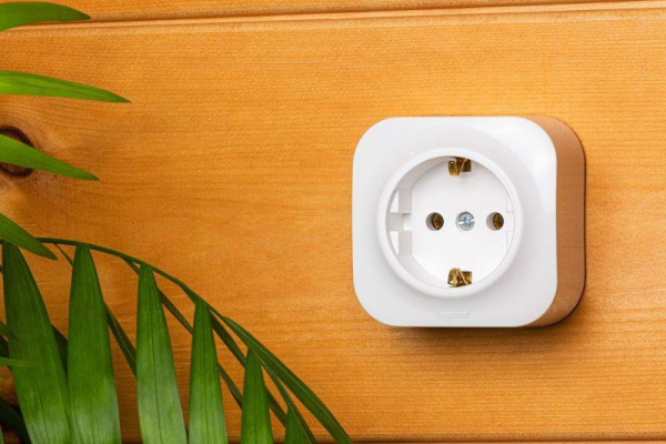 Розетка 1-м ОП Quteo 16А IP20 2P+E с заземл. без защ. шторок бел. IEK 782211