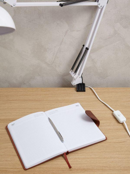 Шнур для бра 2х2м без заземл. 6А IP20 УШ-1КВ опрессованный с эл. вилкой + выкл. IEK WUP20-02-K01