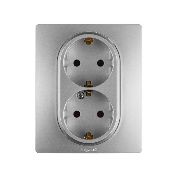 Розетка 2-м СП Etika 16А IP20 250В 2P+E с заземл. немецк. стандарт винт. клеммы в сборе алюм. IEK 672423