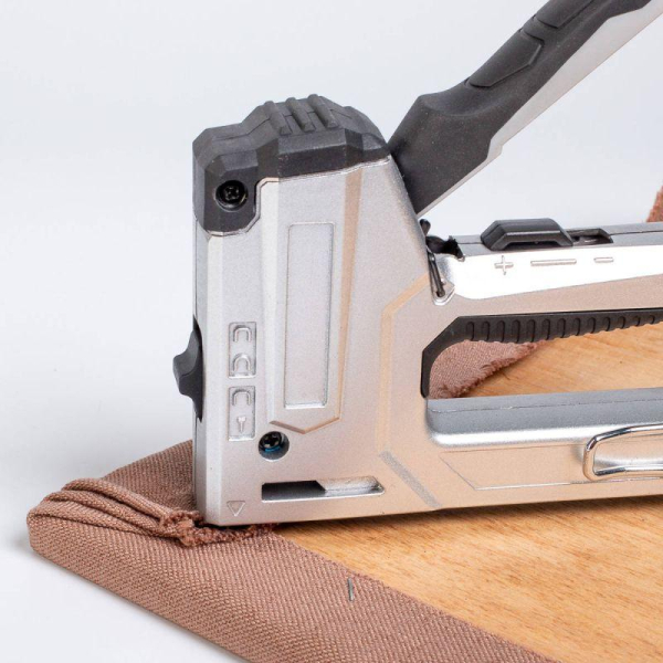 Степлер строительный СТС-4 КВТ 79855