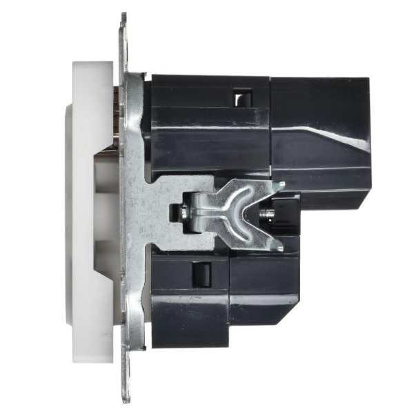 Розетка BRITE РЮш11-1-БрАБ 16А с USB A+C 18Вт с заземл. защ. шторки механизм арктич. бел. IEK BR-R14-16-U22-018-K91