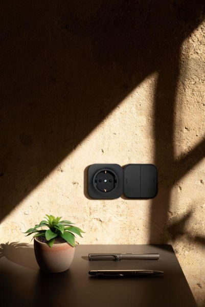 Выключатель 2-кл. ОП Quteo 10А IP20 10AX черн. матов. IEK 782474