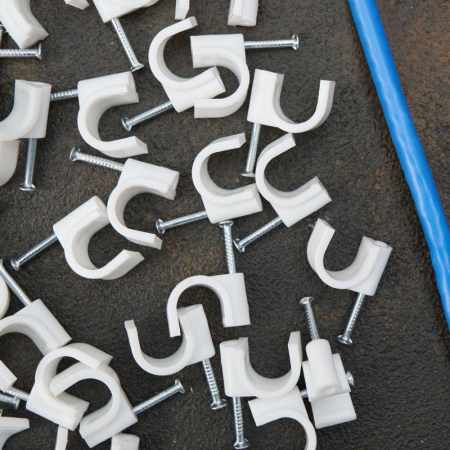 Крепеж кабеля круглый 12мм, белый (50 шт/уп) REXANT