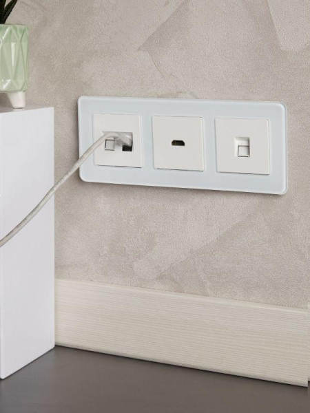 Рамка 3-м BRITE РУ-3-2-Бр стекло бел. RE IEK BR-M32-G-41-K01