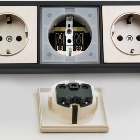 Розетка Werkel WL20-04-03 черный/шампань рифленый