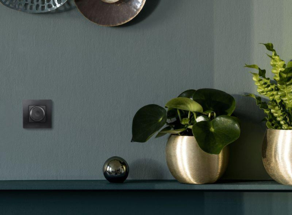 Механизм светорегулятора поворотного СП Etika 300Вт без нейтрали антрацит IEK 672619