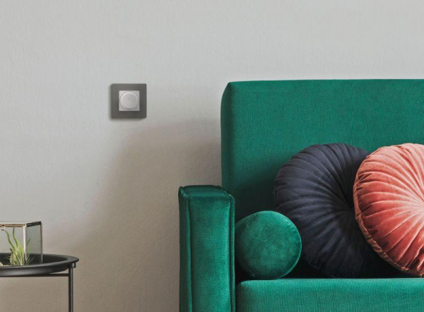 Механизм светорегулятора поворотного СП Etika 300Вт без нейтрали бел. IEK 672219