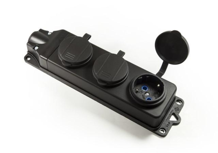 Розетка р резиновом корпусе трехместная EMAS EKS116PG3