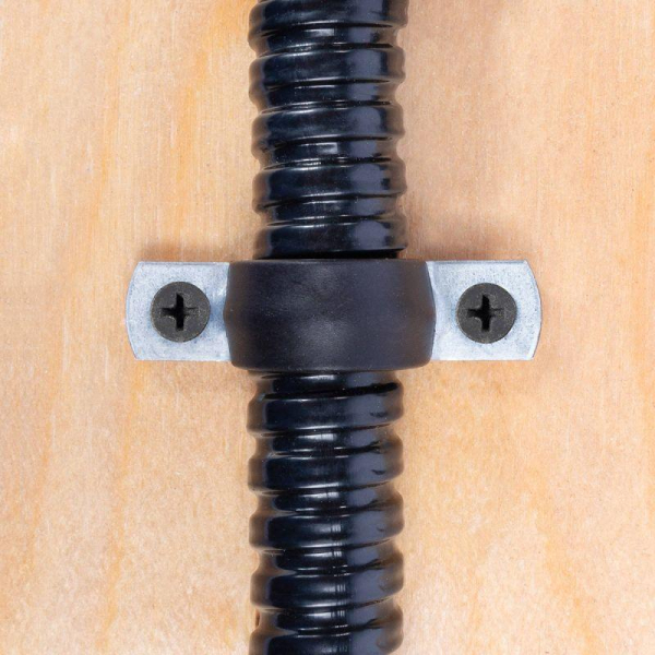 Скоба крепежная двухлапковая СМД-П d60-63мм метал. с полимер. покрытием (уп.50шт) Fortisflex 62988