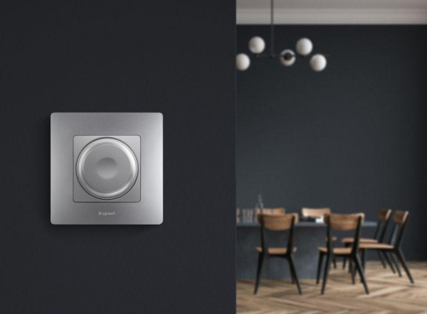 Механизм светорегулятора поворотного СП Etika 300Вт без нейтрали алюм. IEK 672419