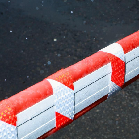 Лента светоотражающая самоклеящаяся, 50 мм х 10 м, красно-белая REXANT