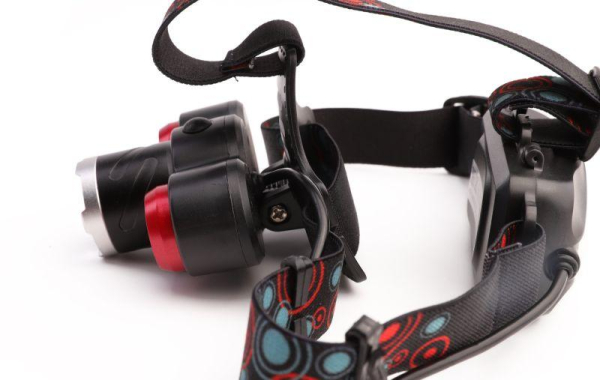 Фонарь налобный аккумуляторный LED5334 3.7В 3LED 5Вт фокус 2 ак. 4 реж. USB бокс черн. Ultraflash 15031