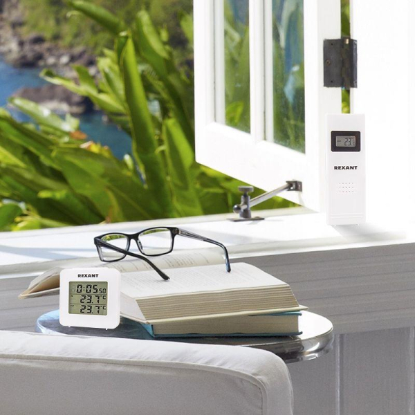 Термометр электронный с часами и беспроводным выносным датчиком REXANT