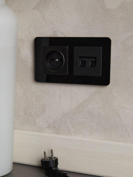 Рамка 2-м BRITE РУ-2-2-Бр стекло черн. RE IEK BR-M22-G-41-K02