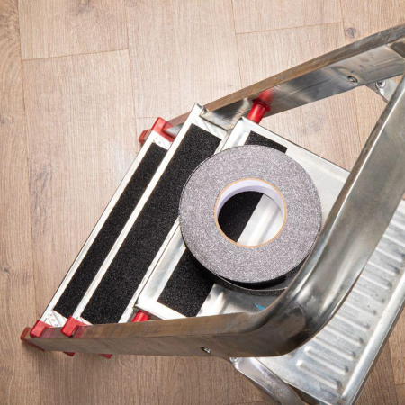 Лента противоскользящая самоклеящаяся, 50 мм х 18 м, черная REXANT