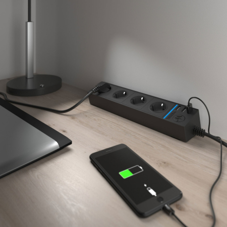 Розетка Werkel WL20-04-03 черный